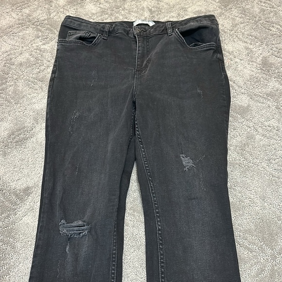 Free People Distressed Skinny Jeans. Size 31. - Picture 2 of 6